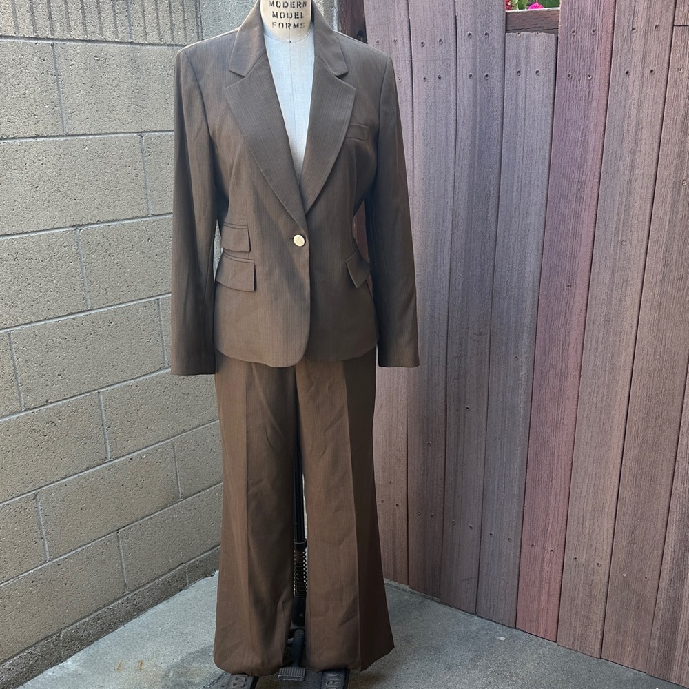 ANNE KLEIN | Women’s Brown Single Breasted Pant Suit Size 10